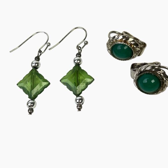 Earrings Lot Green Color Beads Stones 9 Pair Pierced Clip On Gold And Silvertone - Picture 5 of 13
